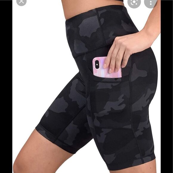 Yogalicious bike shorts  - Picture 1 of 6